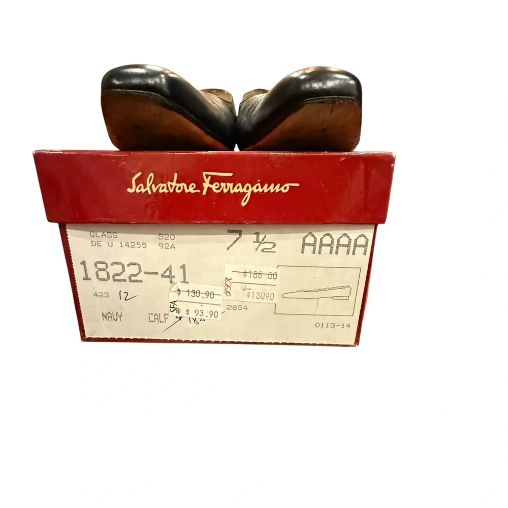 Vintage Salvatore Ferragamo Black Leather Women's Flats sz 7.5 AAAA